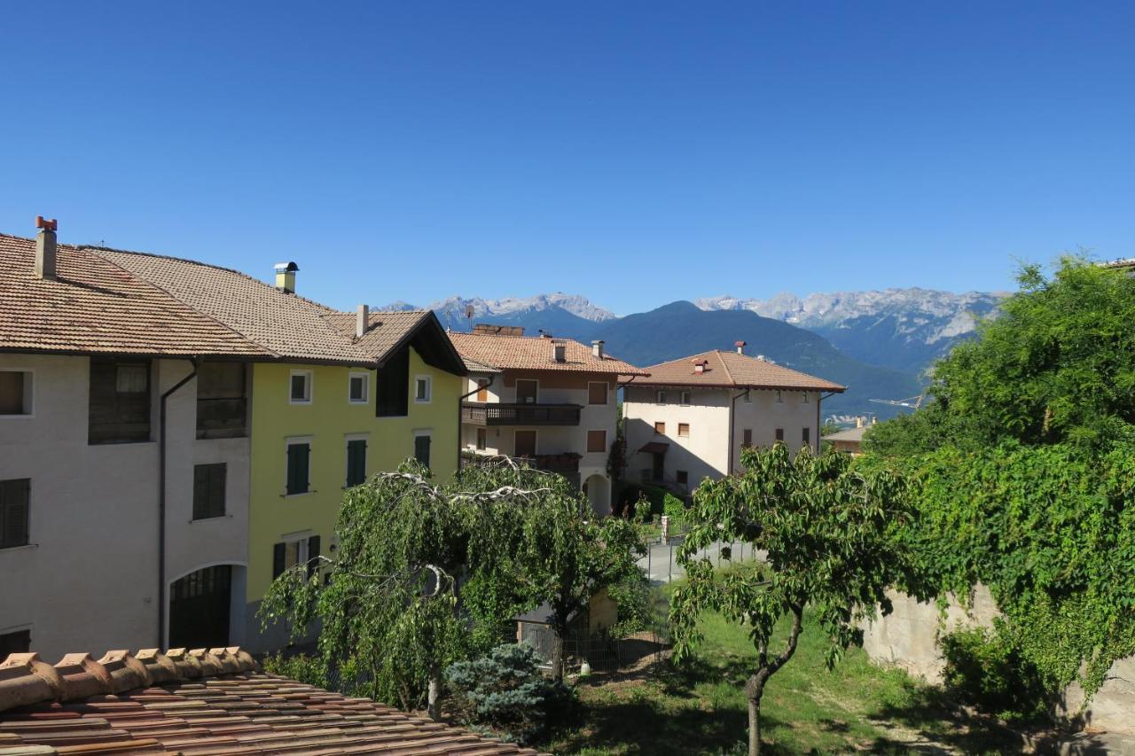 La Casa Altrui- Camere E Zona Relax Con Giardino Coredo Buitenkant foto