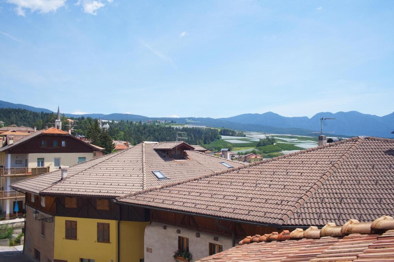 La Casa Altrui- Camere E Zona Relax Con Giardino Coredo Buitenkant foto