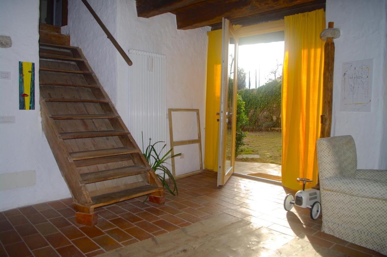 La Casa Altrui- Camere E Zona Relax Con Giardino Coredo Buitenkant foto