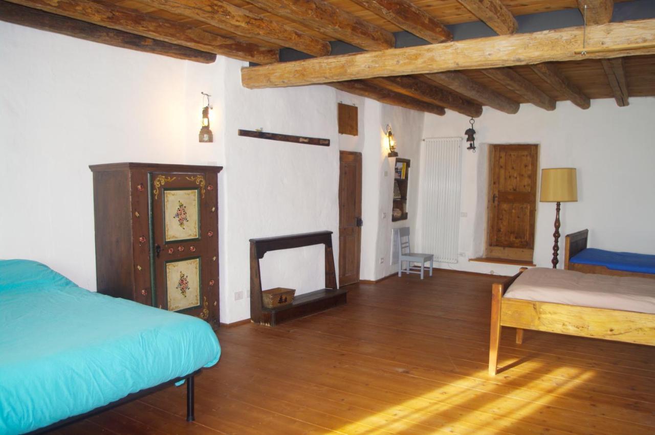 La Casa Altrui- Camere E Zona Relax Con Giardino Coredo Buitenkant foto